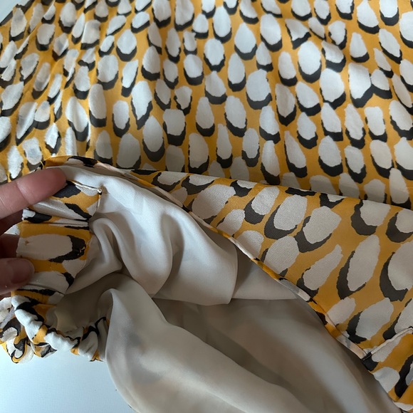 Vintage Diane von ferstenberg blouse - Picture 3 of 6